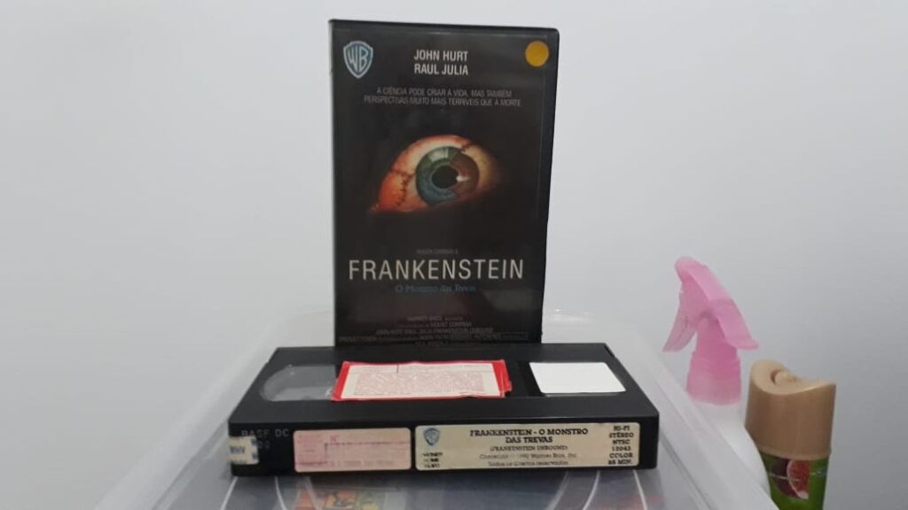 FRANKENSTEIN ou o Moderno Prometeu